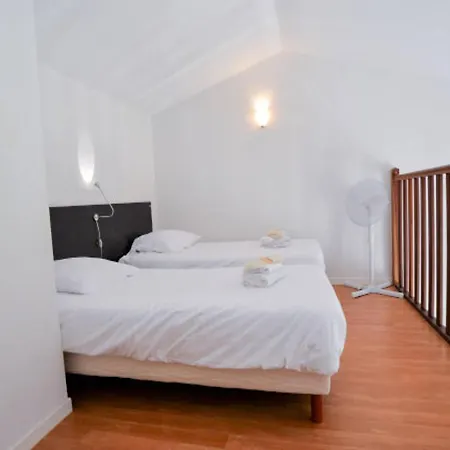 Apartment Du Chateau De Jouarres, - 4 Pers With Balcony Azille