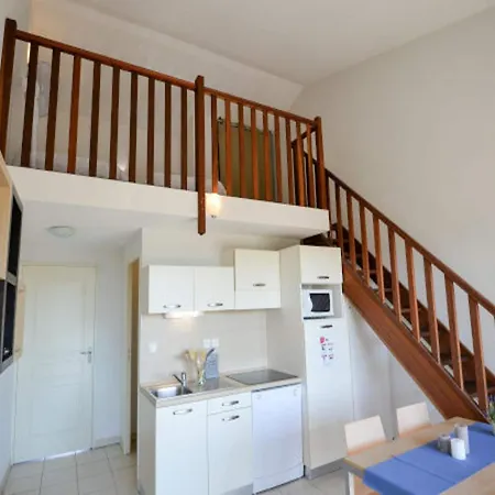 Du Chateau De Jouarres, - 4 Pers With Balcony Apartment *