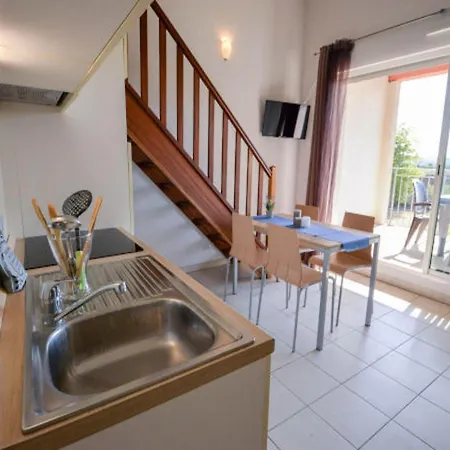 Du Chateau De Jouarres, - 4 Pers With Balcony *
