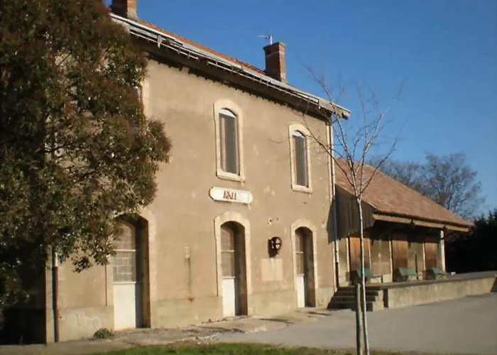 In Near De Jouarres